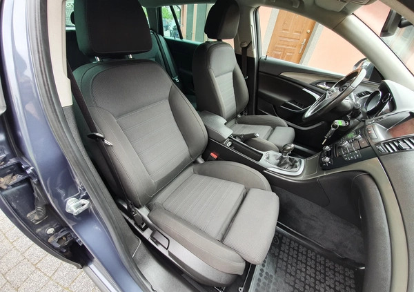 Opel Insignia cena 26900 przebieg: 231000, rok produkcji 2010 z Poręba małe 154